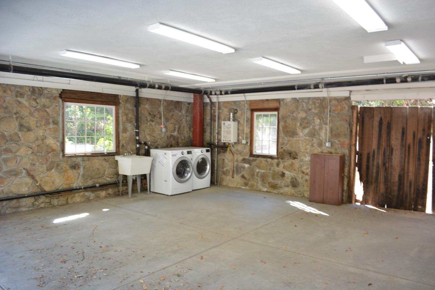 Detail Gallery Image 18 of 37 For 3035 Canyon Rd, Burlingame,  CA 94010 - 5 Beds | 4 Baths