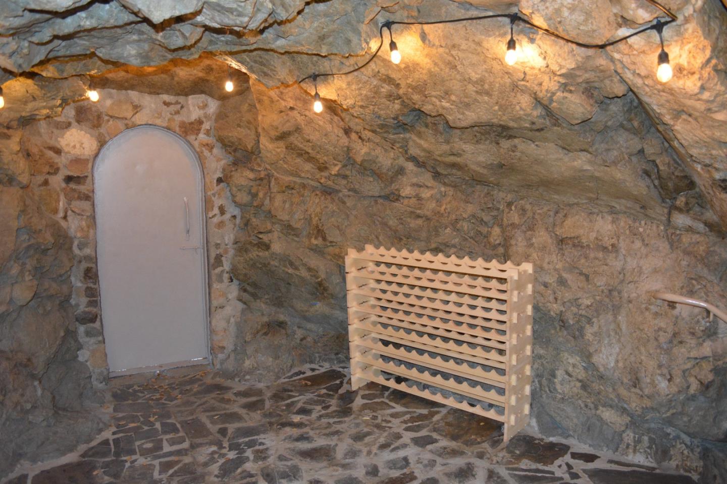 Detail Gallery Image 26 of 37 For 3035 Canyon Rd, Burlingame,  CA 94010 - 5 Beds | 4 Baths