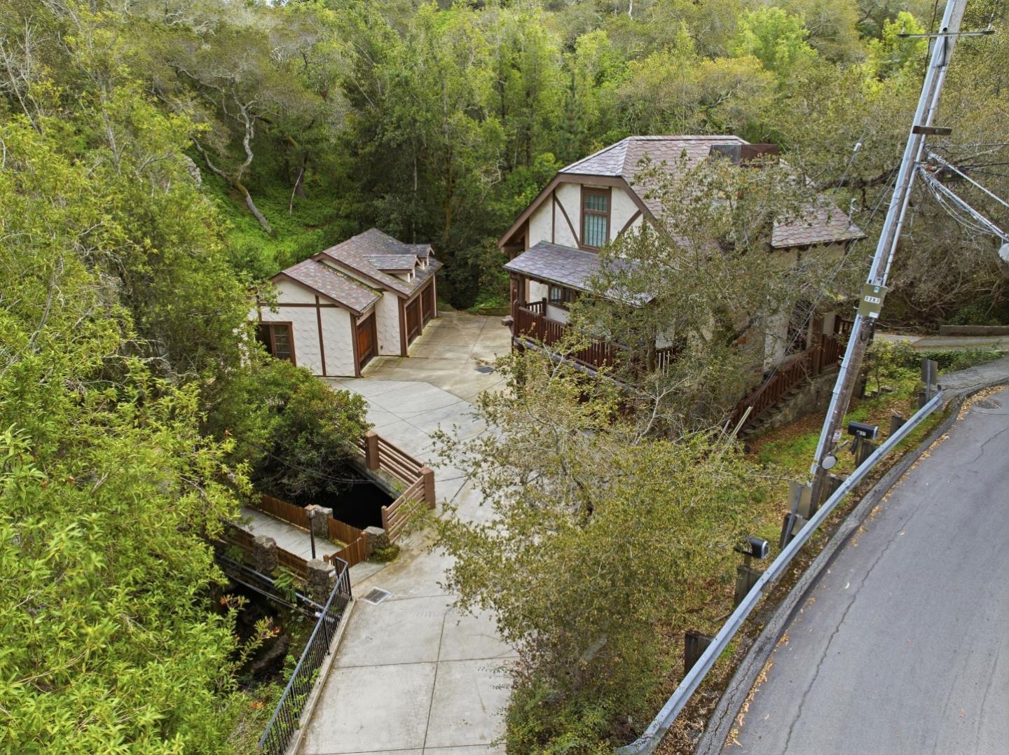 Detail Gallery Image 36 of 37 For 3035 Canyon Rd, Burlingame,  CA 94010 - 5 Beds | 4 Baths