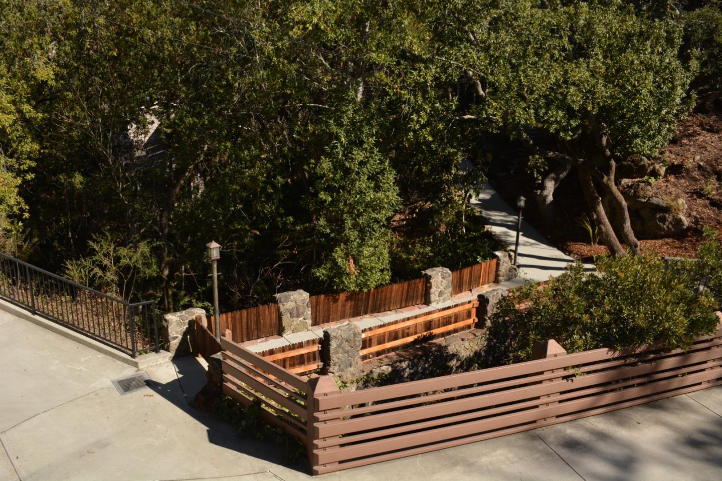 Detail Gallery Image 7 of 37 For 3035 Canyon Rd, Burlingame,  CA 94010 - 5 Beds | 4 Baths