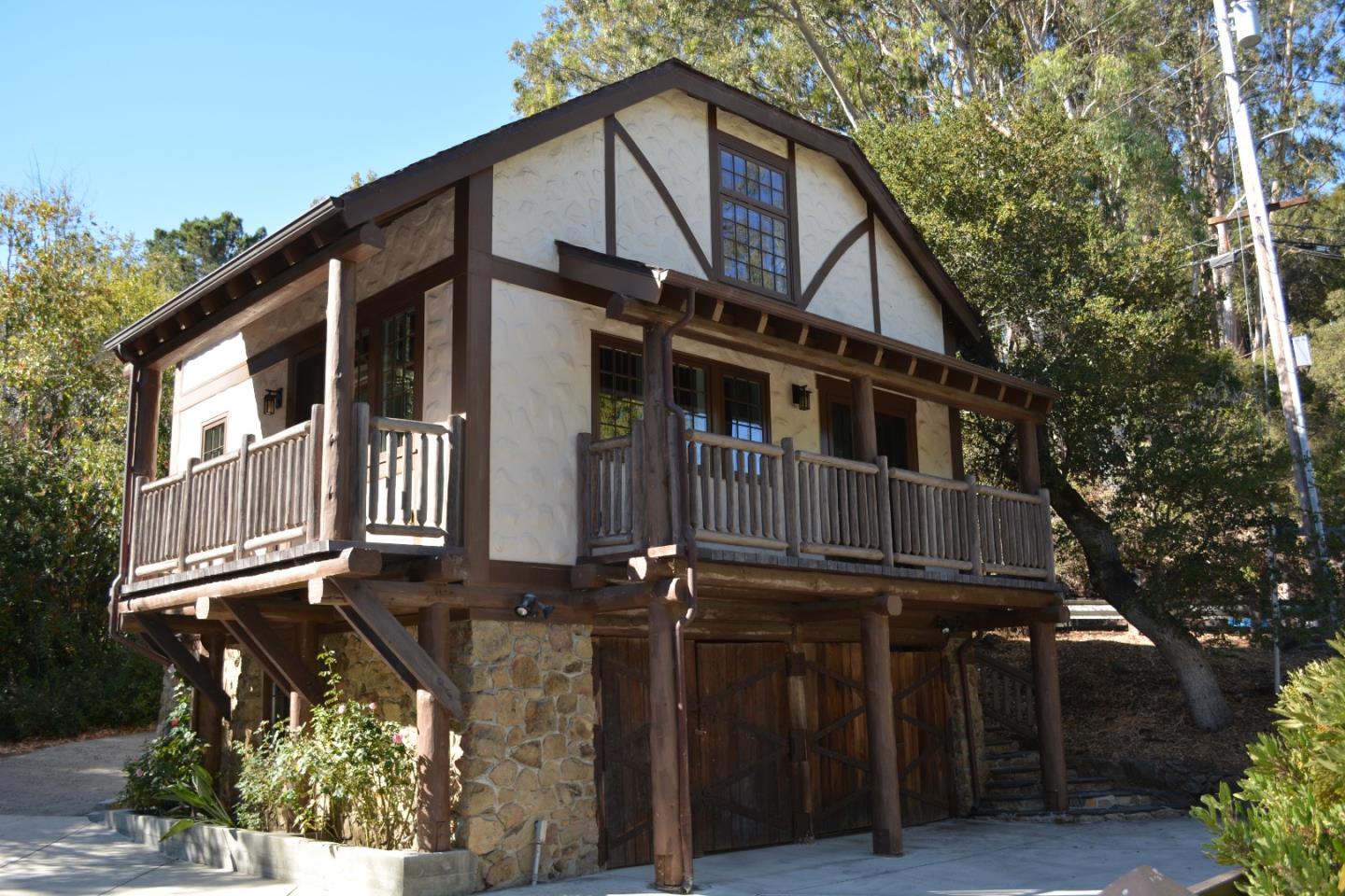 Detail Gallery Image 9 of 37 For 3035 Canyon Rd, Burlingame,  CA 94010 - 5 Beds | 4 Baths