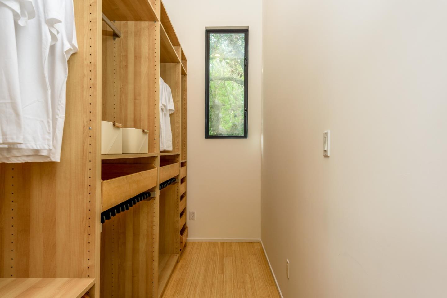 Detail Gallery Image 12 of 24 For 239 Manor Dr, San Carlos,  CA 94070 - 2 Beds | 2 Baths