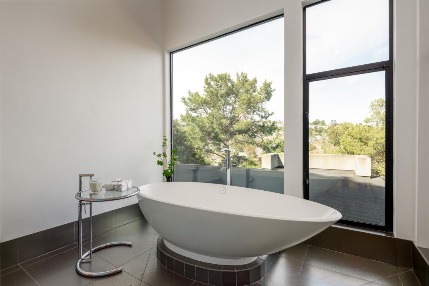 Detail Gallery Image 14 of 24 For 239 Manor Dr, San Carlos,  CA 94070 - 2 Beds | 2 Baths