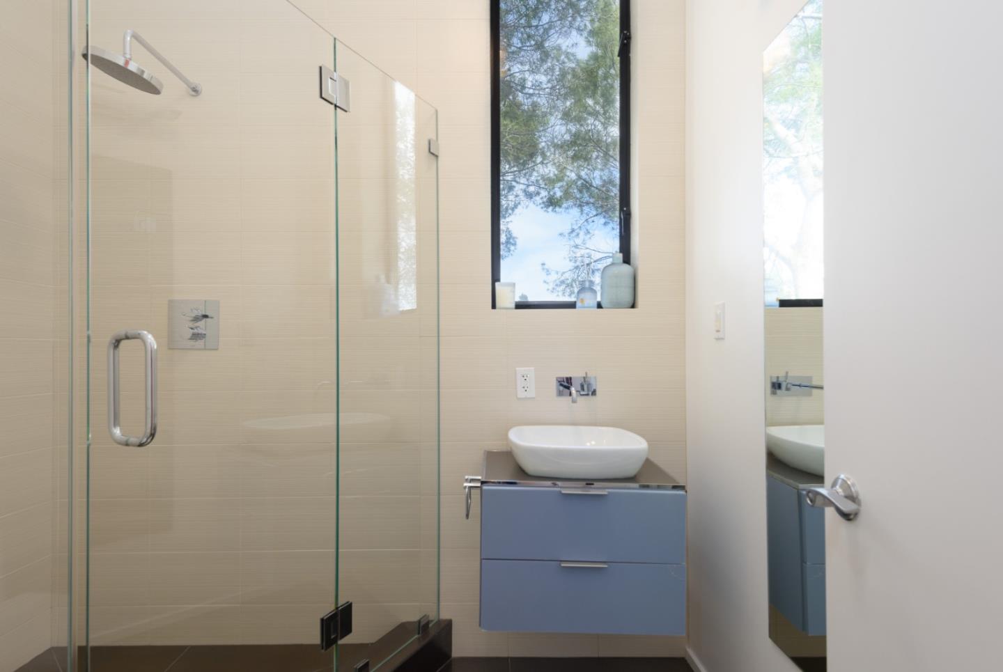 Detail Gallery Image 16 of 24 For 239 Manor Dr, San Carlos,  CA 94070 - 2 Beds | 2 Baths