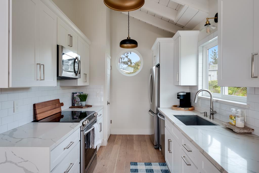 Detail Gallery Image 12 of 50 For 600 Saint Andrews Dr, Aptos,  CA 95003 - 4 Beds | 3/1 Baths