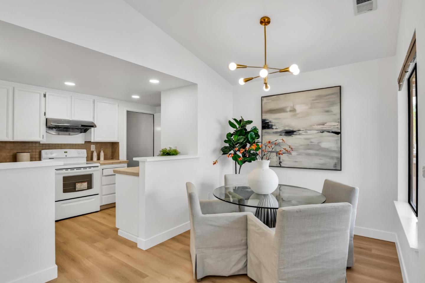 Detail Gallery Image 8 of 30 For 34631 Pueblo Ter, Fremont,  CA 94555 - 2 Beds | 2 Baths