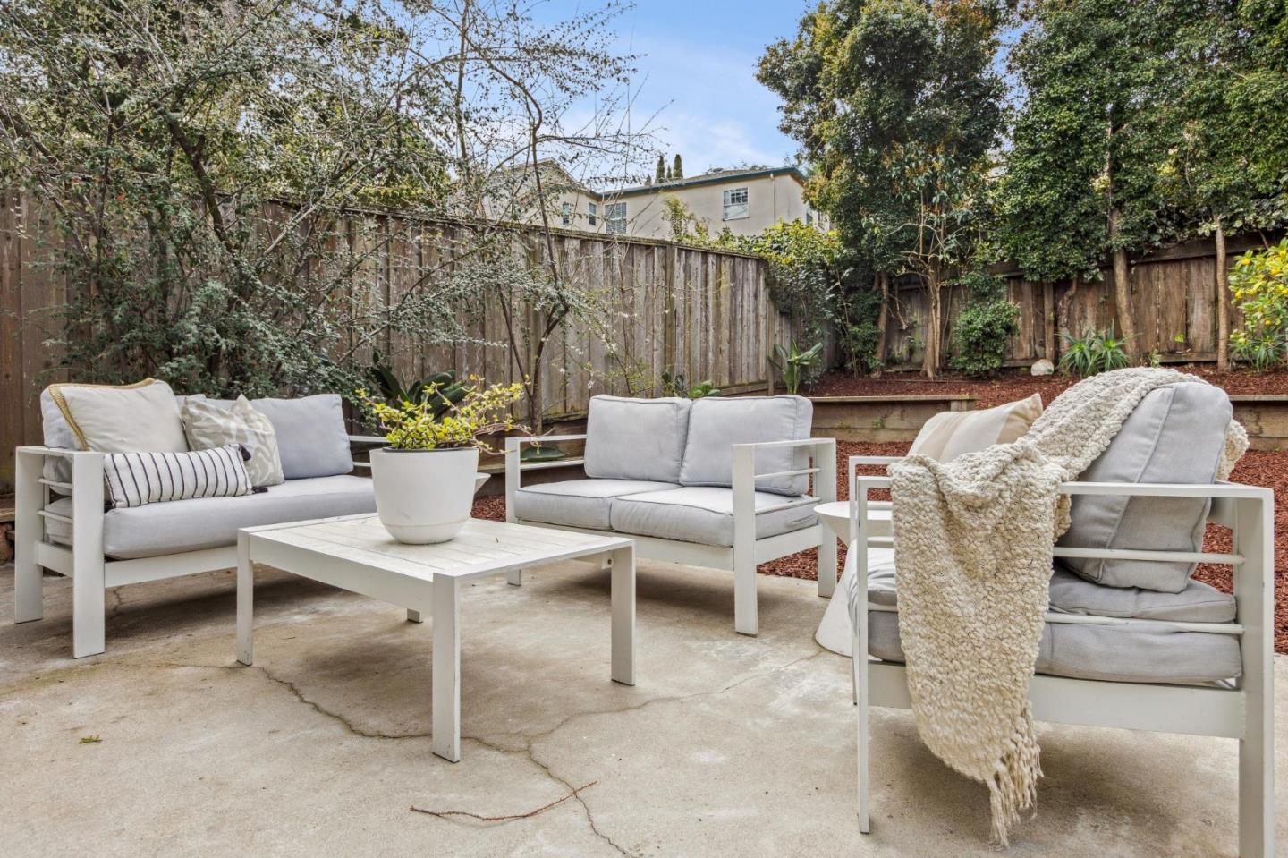 Detail Gallery Image 34 of 43 For 602 Alameda De Las Pulgas, Belmont,  CA 94002 - 3 Beds | 2 Baths