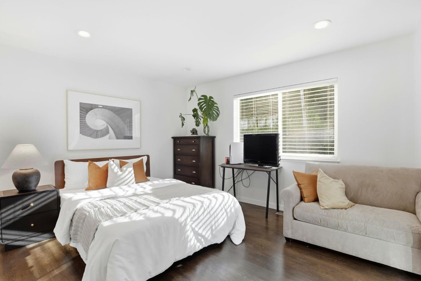 Detail Gallery Image 18 of 35 For 2741 Oakmont Dr, San Bruno,  CA 94066 - 4 Beds | 2 Baths