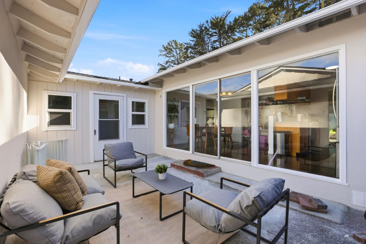 Detail Gallery Image 28 of 35 For 2741 Oakmont Dr, San Bruno,  CA 94066 - 4 Beds | 2 Baths