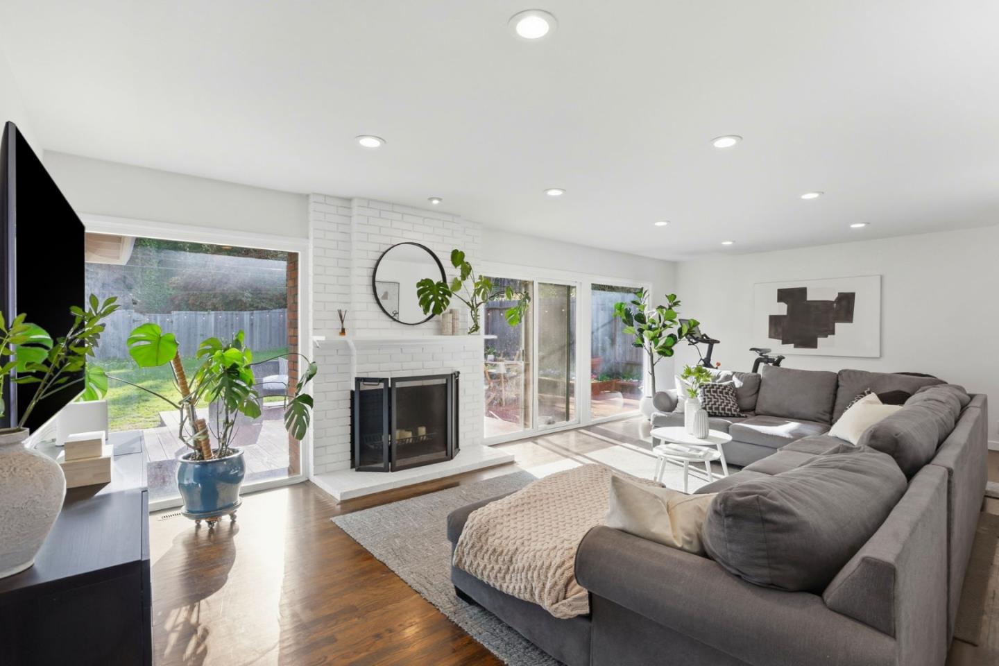 Detail Gallery Image 3 of 35 For 2741 Oakmont Dr, San Bruno,  CA 94066 - 4 Beds | 2 Baths