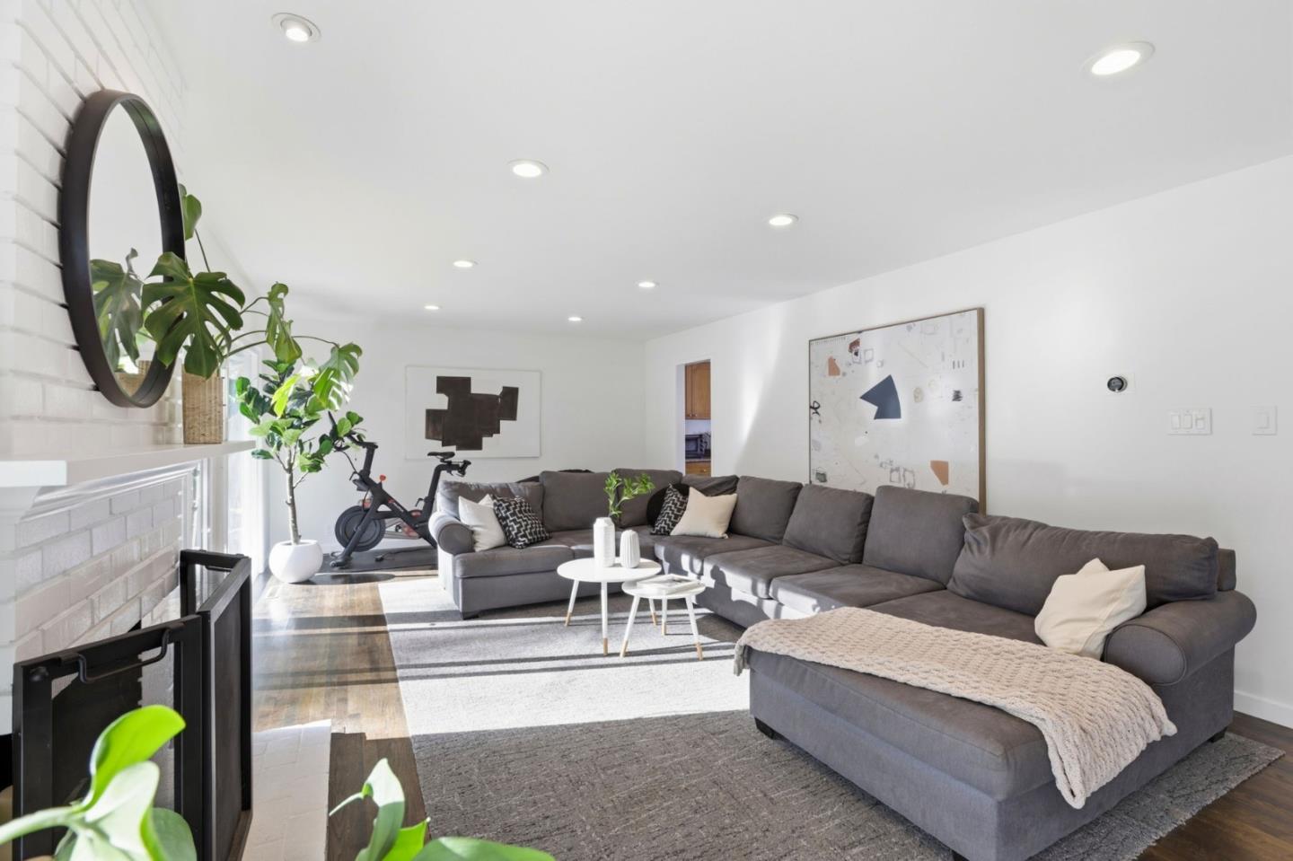 Detail Gallery Image 5 of 35 For 2741 Oakmont Dr, San Bruno,  CA 94066 - 4 Beds | 2 Baths