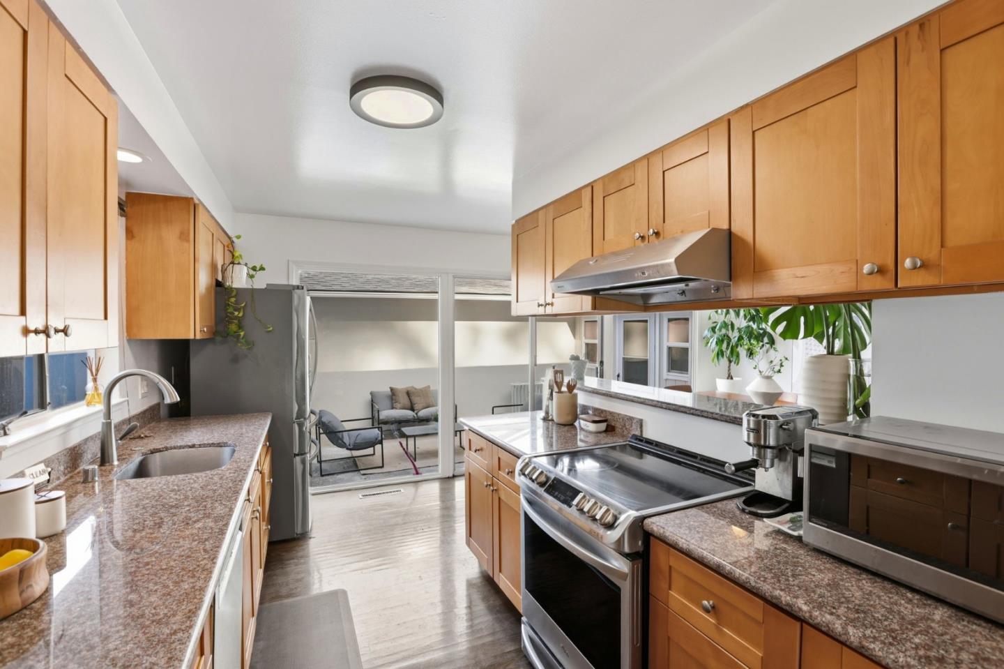 Detail Gallery Image 7 of 35 For 2741 Oakmont Dr, San Bruno,  CA 94066 - 4 Beds | 2 Baths