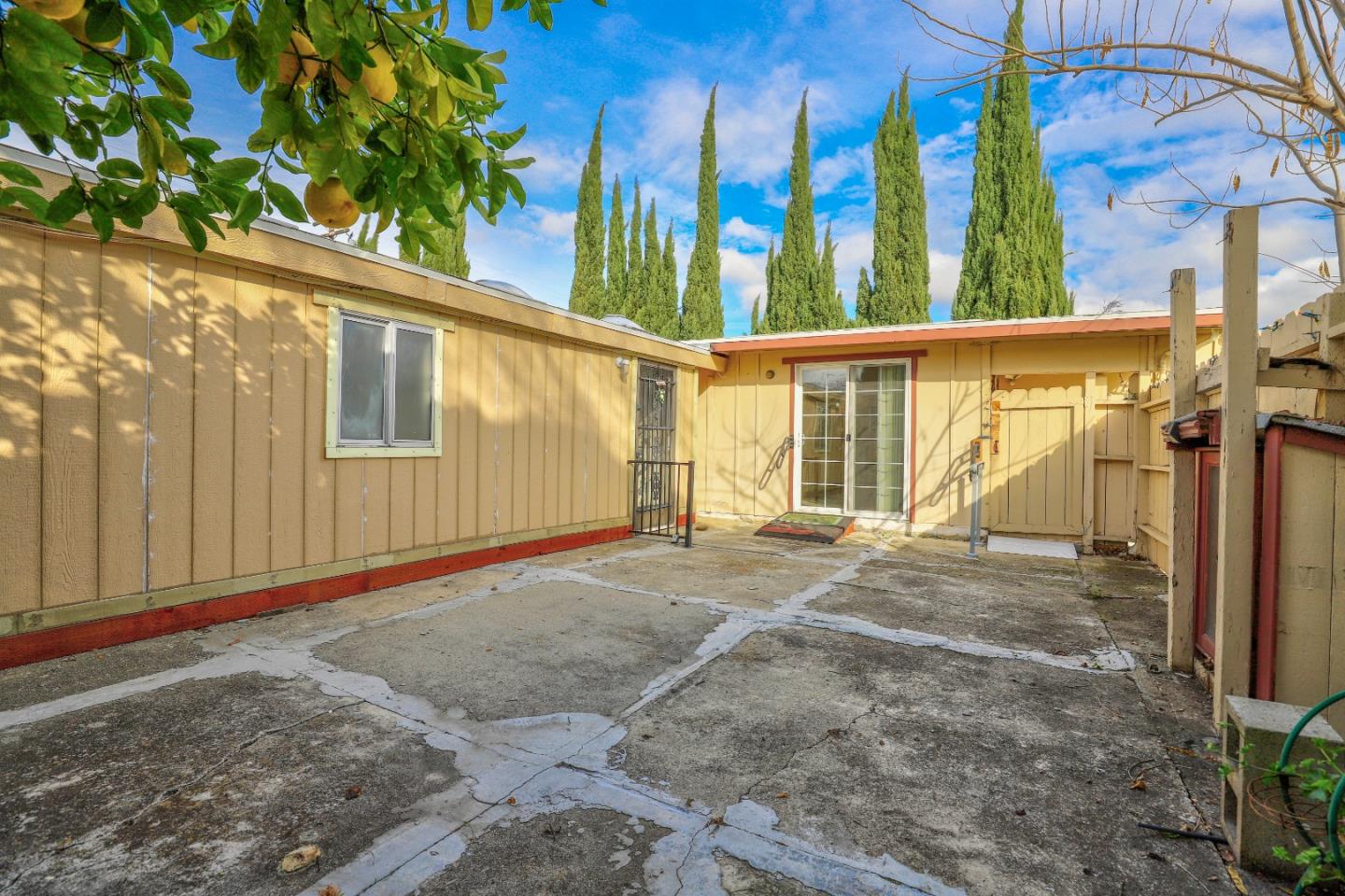 Detail Gallery Image 3 of 18 For 18911 Pendergast Ave, Cupertino,  CA 95014 - 3 Beds | 1 Baths