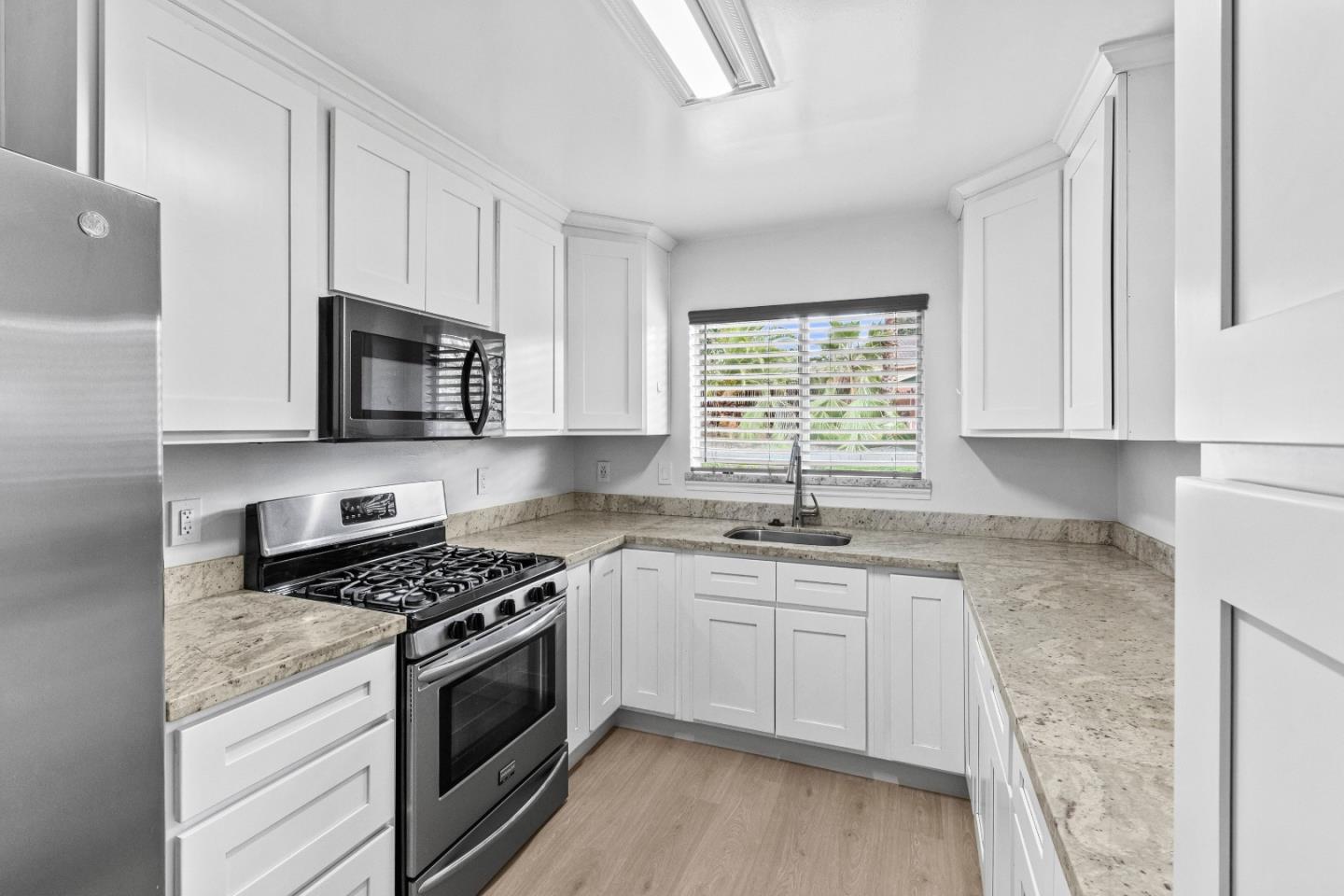 Detail Gallery Image 21 of 103 For 2363 Pleasant Acres Dr, San Jose,  CA 95148 - 3 Beds | 2 Baths