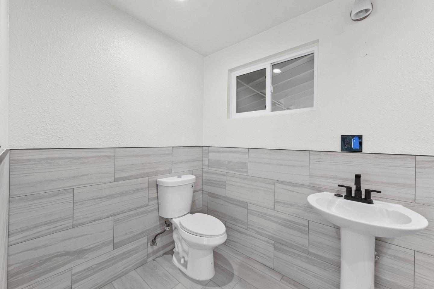 Detail Gallery Image 37 of 103 For 2363 Pleasant Acres Dr, San Jose,  CA 95148 - 3 Beds | 2 Baths