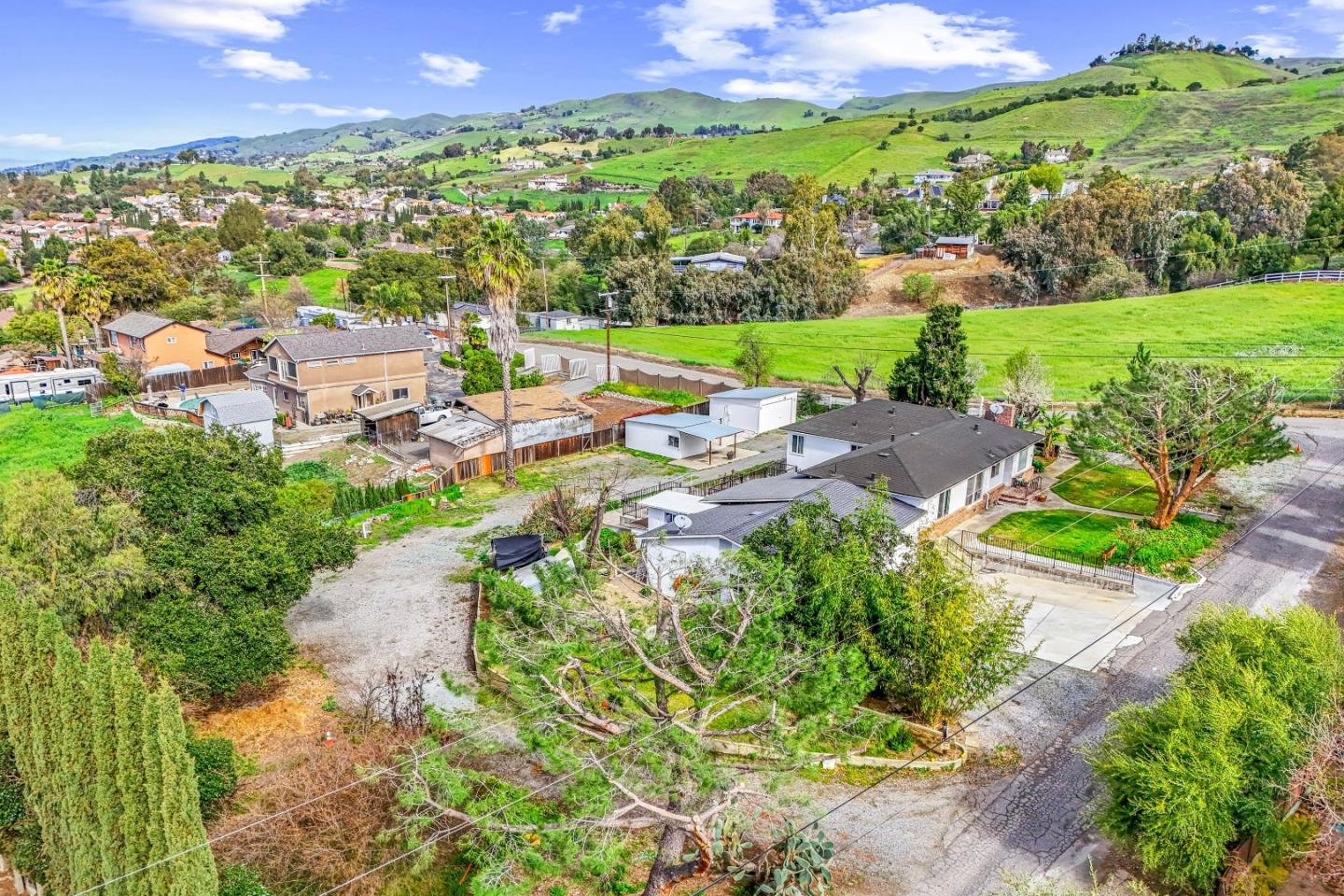 Detail Gallery Image 86 of 103 For 2363 Pleasant Acres Dr, San Jose,  CA 95148 - 3 Beds | 2 Baths