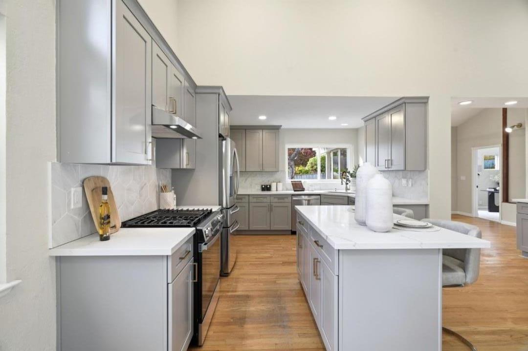 Detail Gallery Image 12 of 39 For 10140 Hillcrest Rd, Cupertino,  CA 95014 - 4 Beds | 2 Baths