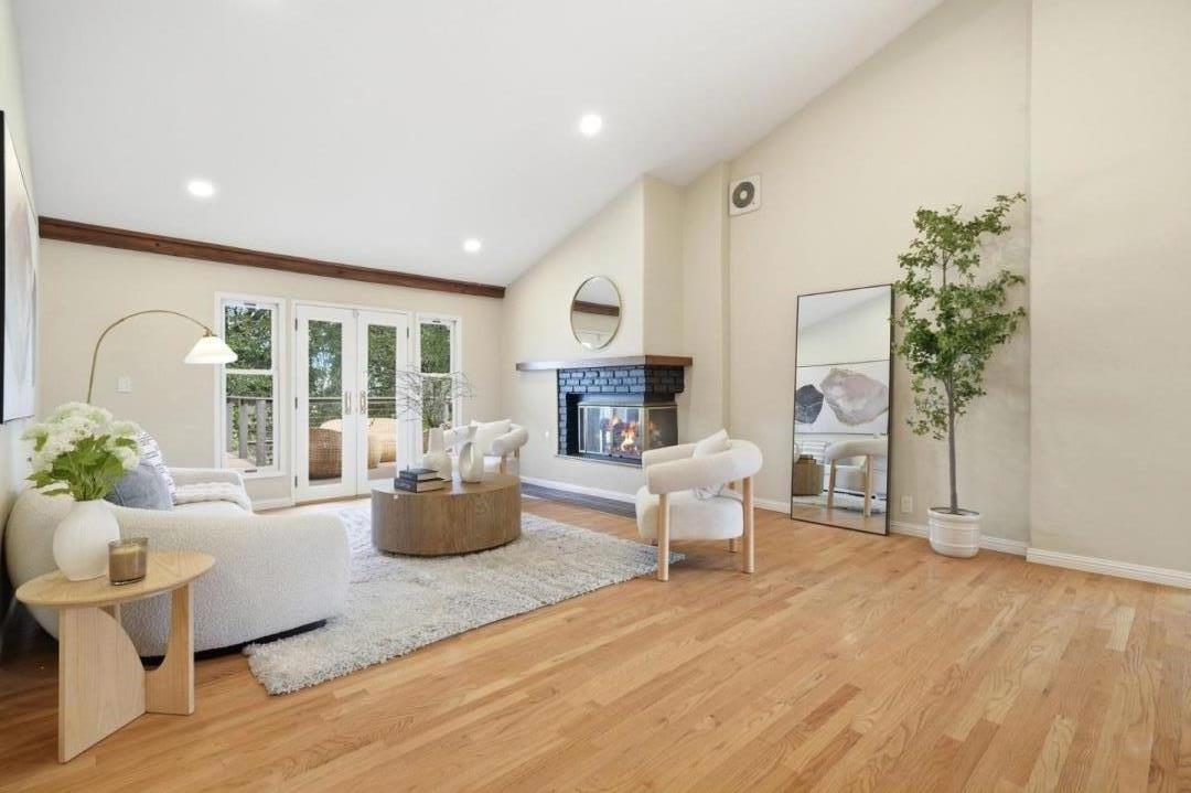 Detail Gallery Image 3 of 39 For 10140 Hillcrest Rd, Cupertino,  CA 95014 - 4 Beds | 2 Baths