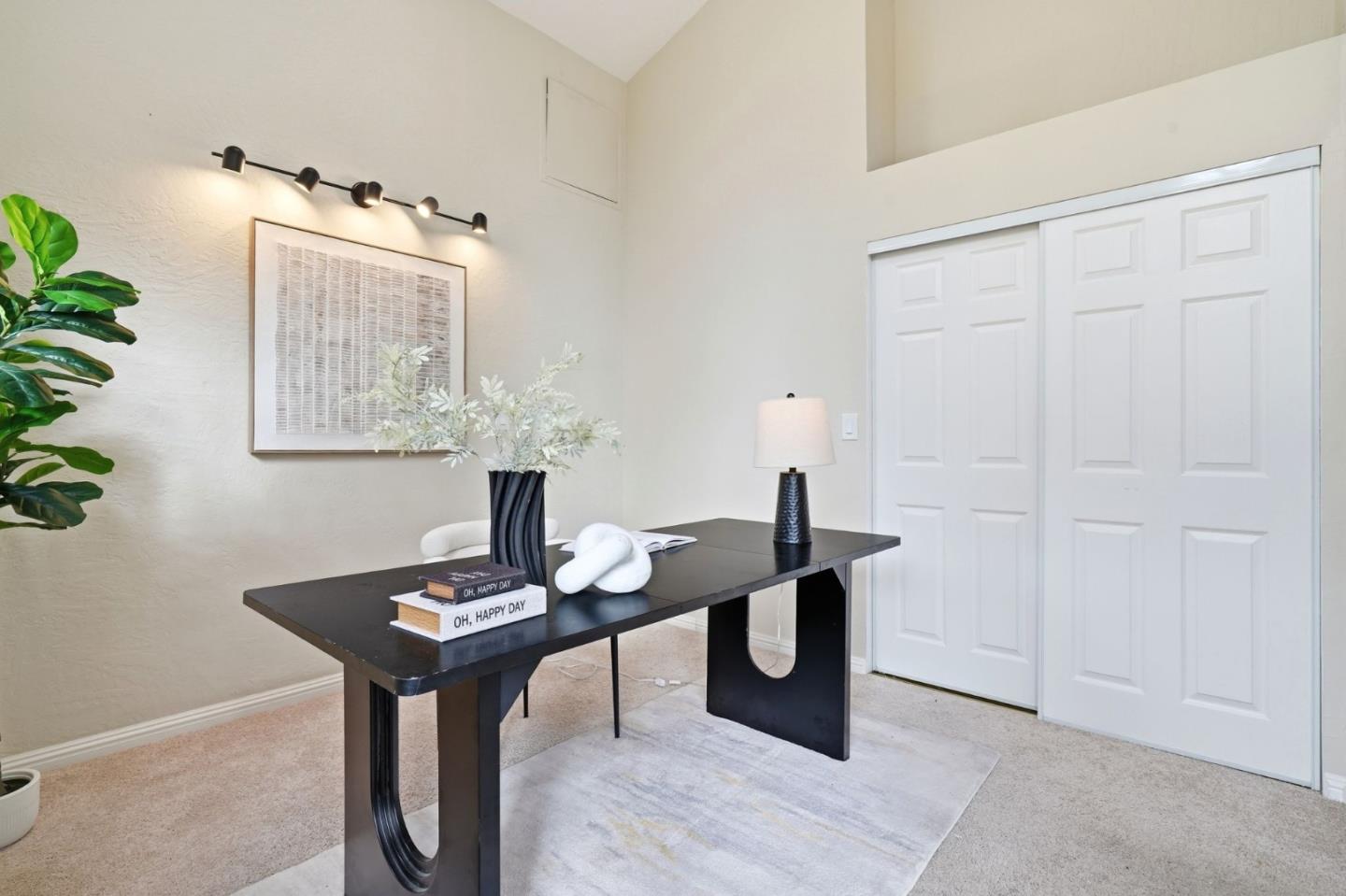 Detail Gallery Image 7 of 39 For 10140 Hillcrest Rd, Cupertino,  CA 95014 - 4 Beds | 2 Baths