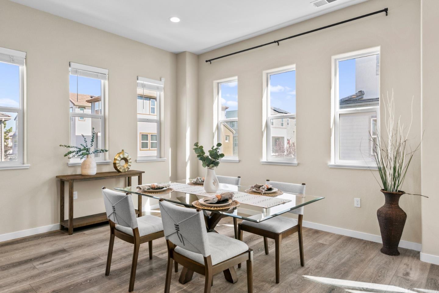 Detail Gallery Image 23 of 58 For 2130 Pastoral Loop, San Jose,  CA 95122 - 3 Beds | 2/2 Baths