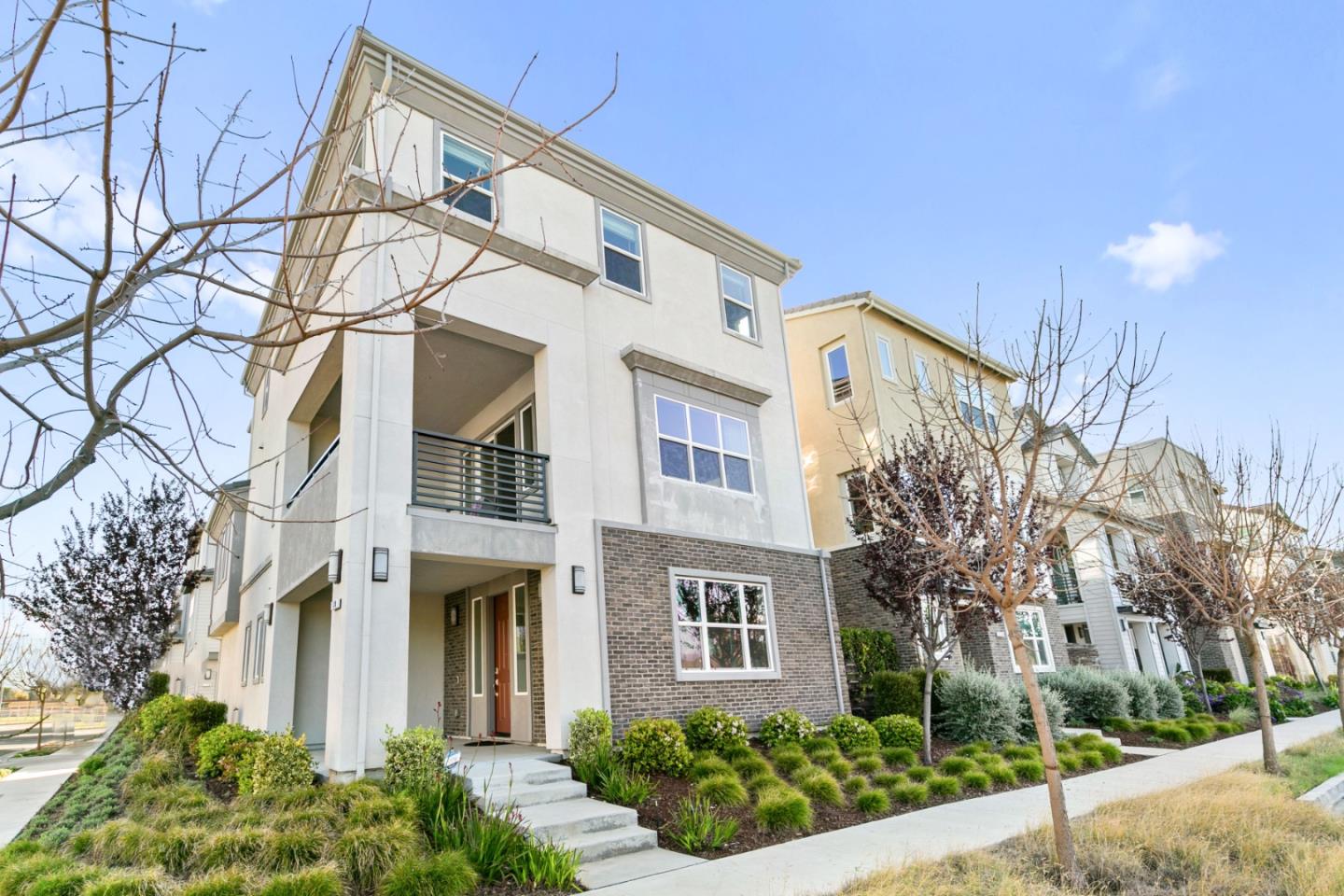 Detail Gallery Image 3 of 58 For 2130 Pastoral Loop, San Jose,  CA 95122 - 3 Beds | 2/2 Baths