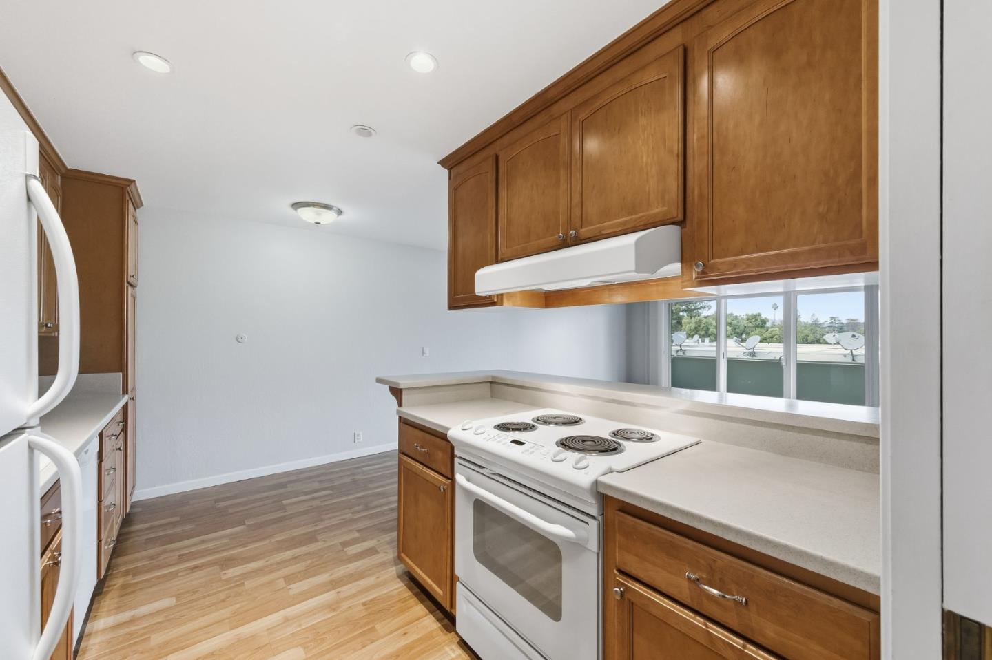 Photo #5: ML82036491 Listing: Photo #5