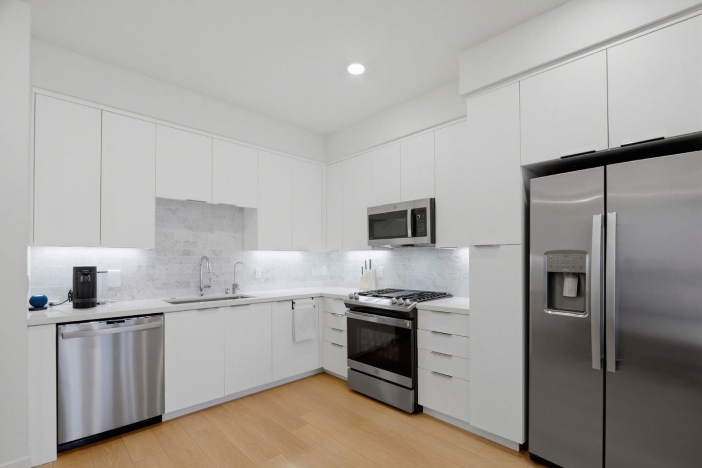 Detail Gallery Image 8 of 54 For 3512 Vision Cmn #512,  Fremont,  CA 94538 - 1 Beds | 1 Baths