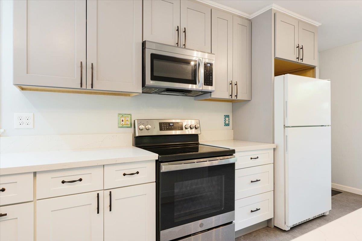 Detail Gallery Image 10 of 30 For 215 Moon Dr, Boulder Creek,  CA 95006 - 3 Beds | 2 Baths