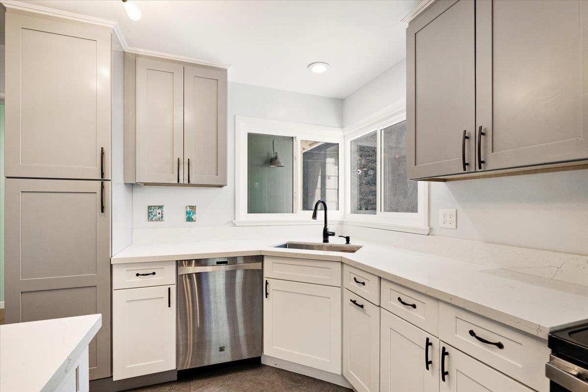 Detail Gallery Image 13 of 30 For 215 Moon Dr, Boulder Creek,  CA 95006 - 3 Beds | 2 Baths