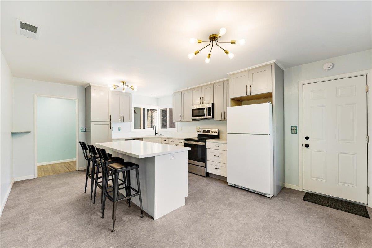 Detail Gallery Image 9 of 30 For 215 Moon Dr, Boulder Creek,  CA 95006 - 3 Beds | 2 Baths