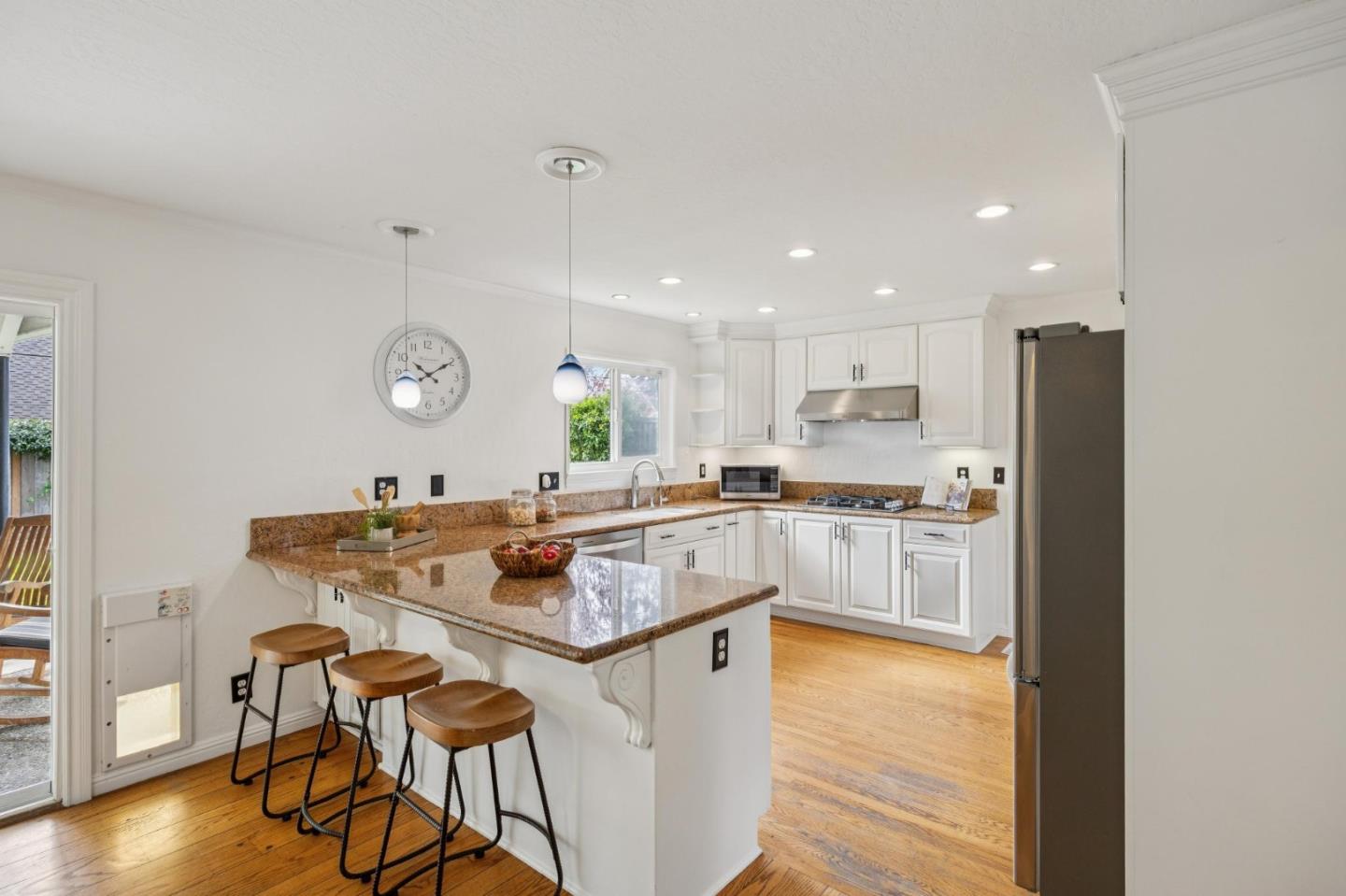 Detail Gallery Image 12 of 48 For 1792 Potrero Dr, San Jose,  CA 95124 - 5 Beds | 2/1 Baths