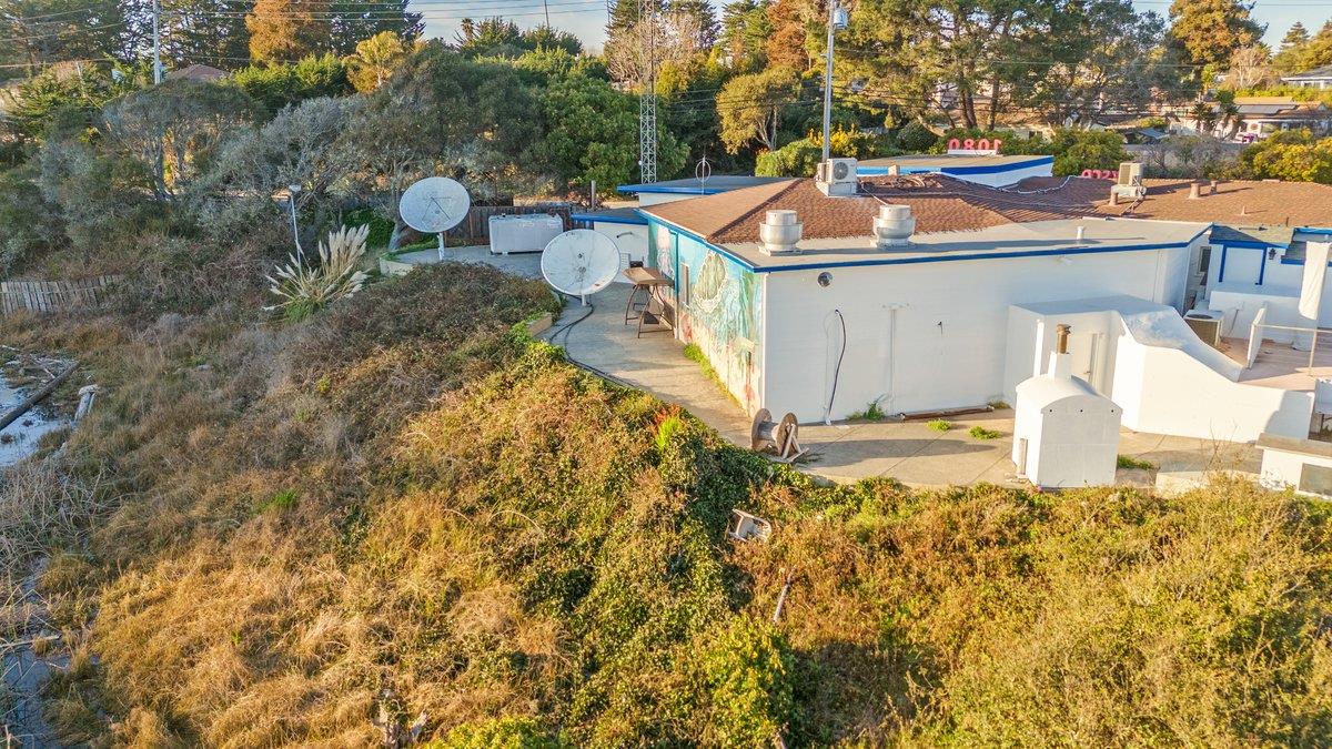 Detail Gallery Image 10 of 36 For 2300 Portola Dr, Santa Cruz,  CA 95062 - – Beds | – Baths