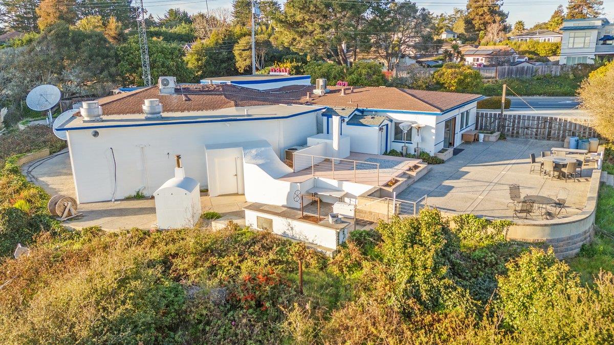 Detail Gallery Image 11 of 36 For 2300 Portola Dr, Santa Cruz,  CA 95062 - – Beds | – Baths