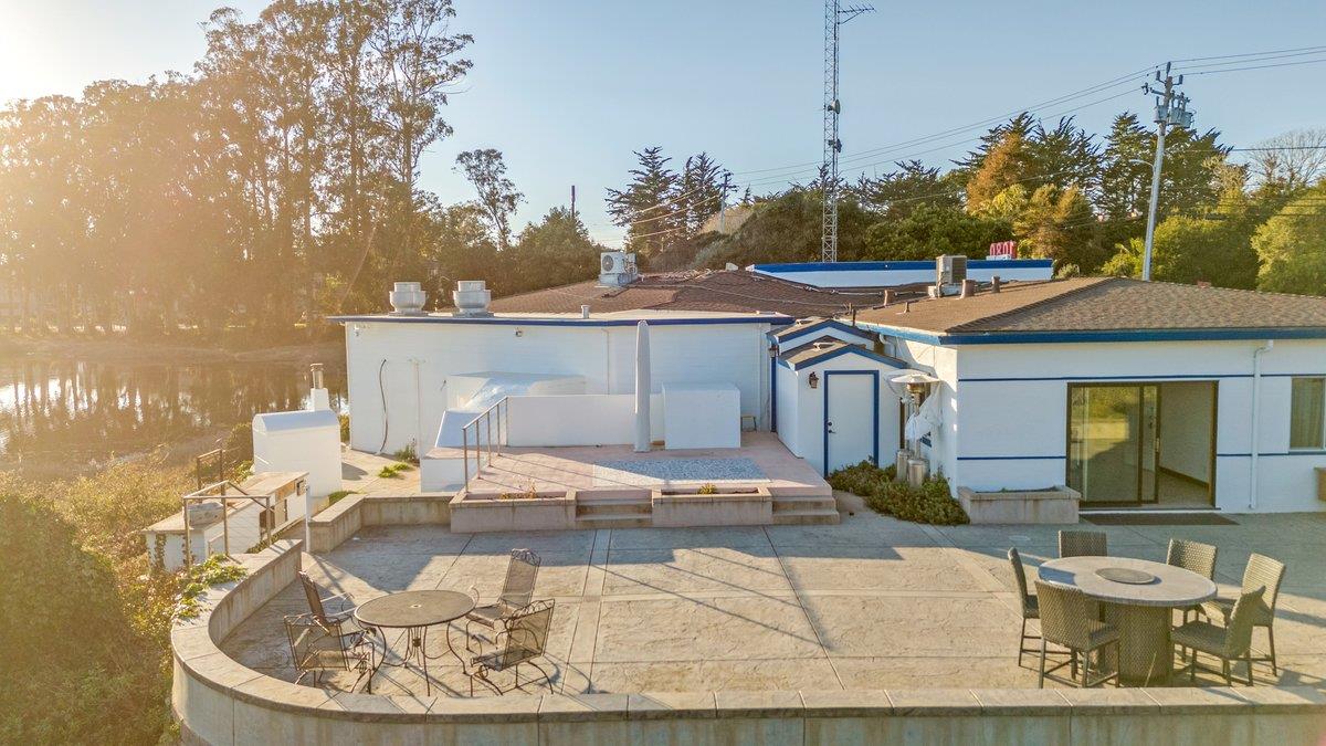 Detail Gallery Image 13 of 36 For 2300 Portola Dr, Santa Cruz,  CA 95062 - – Beds | – Baths