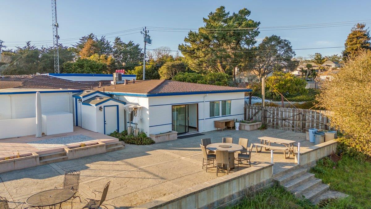 Detail Gallery Image 15 of 36 For 2300 Portola Dr, Santa Cruz,  CA 95062 - – Beds | – Baths