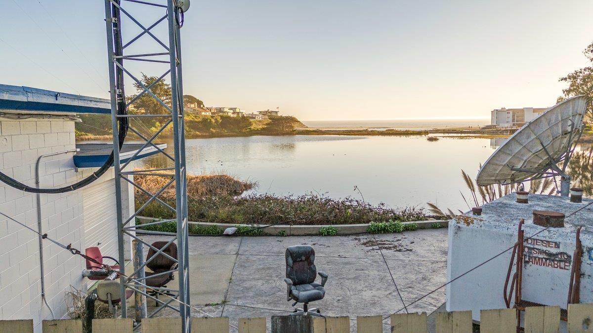 Detail Gallery Image 16 of 36 For 2300 Portola Dr, Santa Cruz,  CA 95062 - – Beds | – Baths