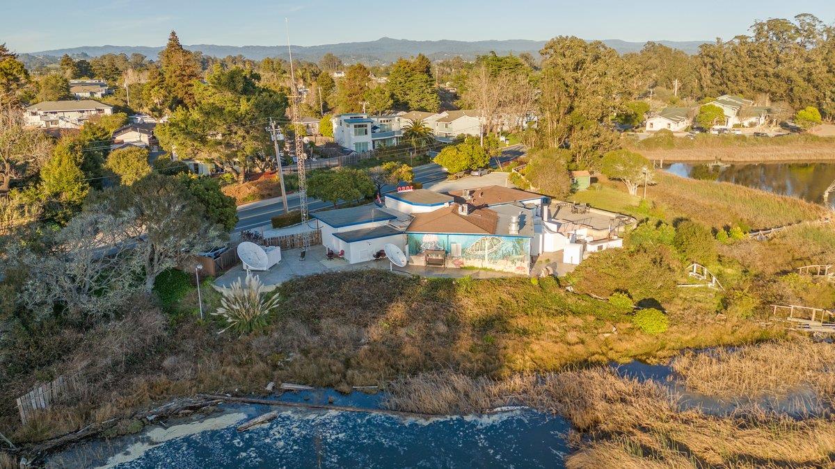 Detail Gallery Image 2 of 36 For 2300 Portola Dr, Santa Cruz,  CA 95062 - – Beds | – Baths