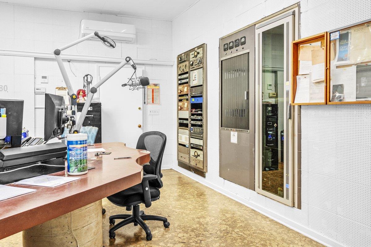 Detail Gallery Image 26 of 36 For 2300 Portola Dr, Santa Cruz,  CA 95062 - – Beds | – Baths