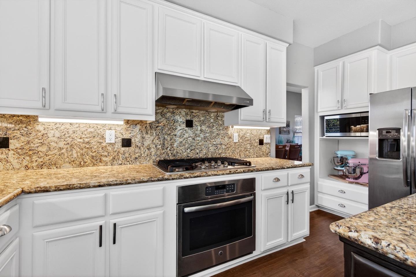 Detail Gallery Image 16 of 63 For 866 Covey Ct, Hollister,  CA 95023 - 5 Beds | 3/1 Baths