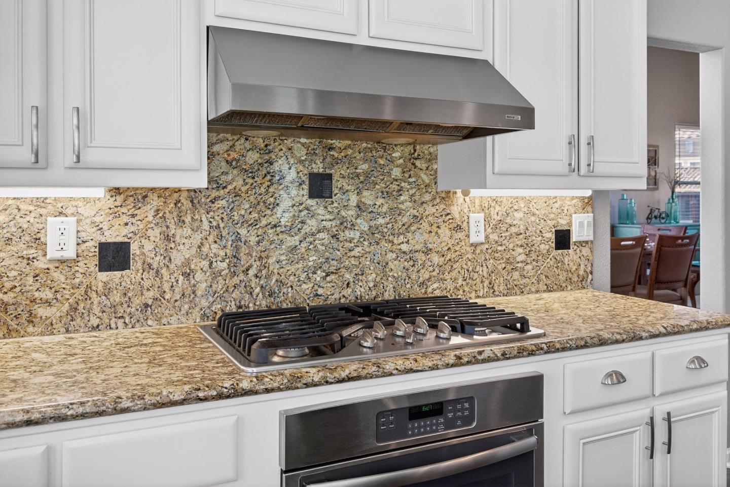 Detail Gallery Image 17 of 63 For 866 Covey Ct, Hollister,  CA 95023 - 5 Beds | 3/1 Baths