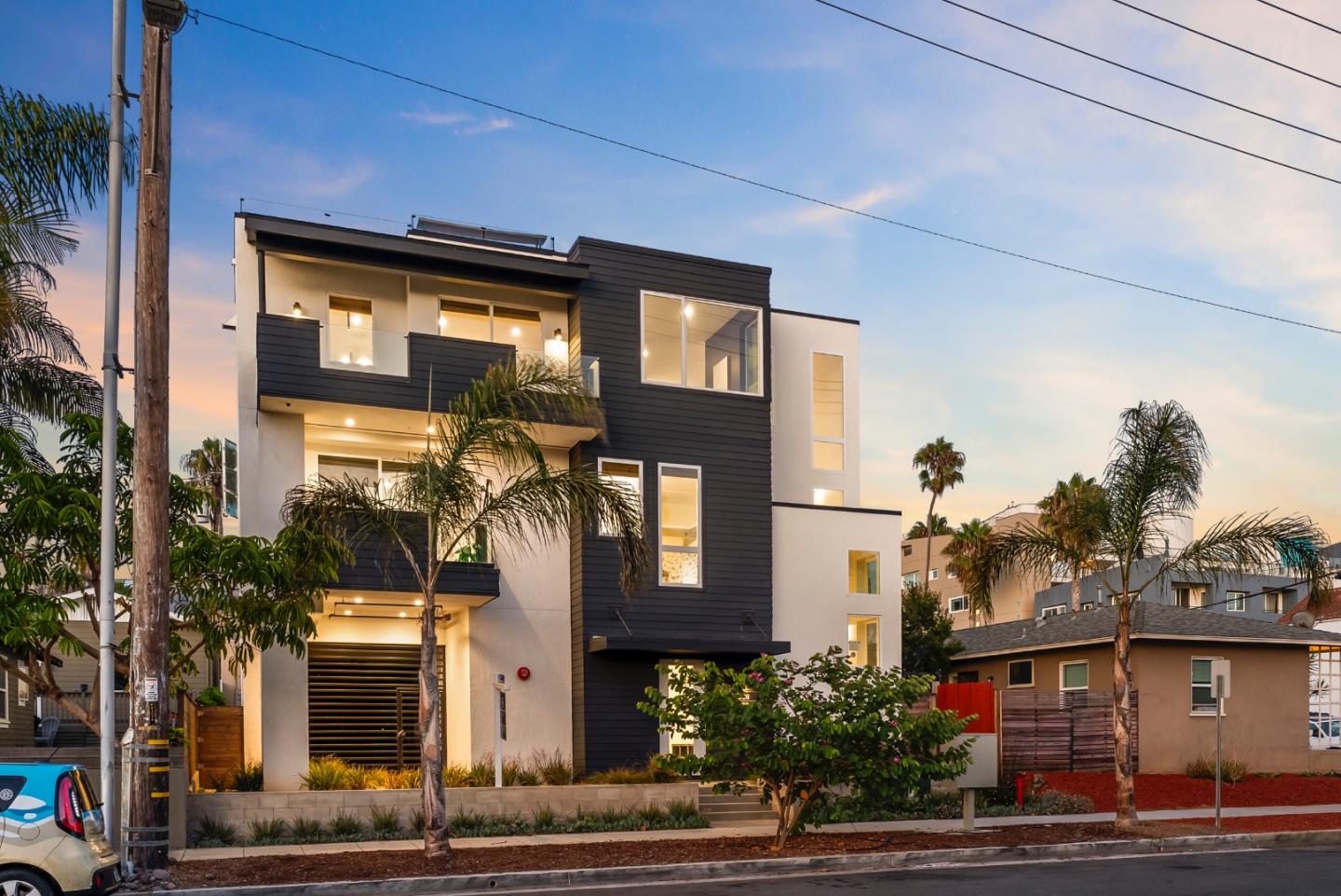 Detail Gallery Image 3 of 66 For 508 N Tremont St a,  Oceanside,  CA 92054 - 3 Beds | 3/1 Baths