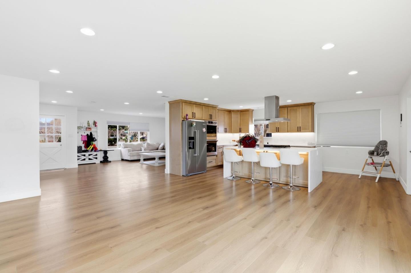 Detail Gallery Image 9 of 56 For 700 Eschenburg Dr, Gilroy,  CA 95020 - 3 Beds | 2 Baths