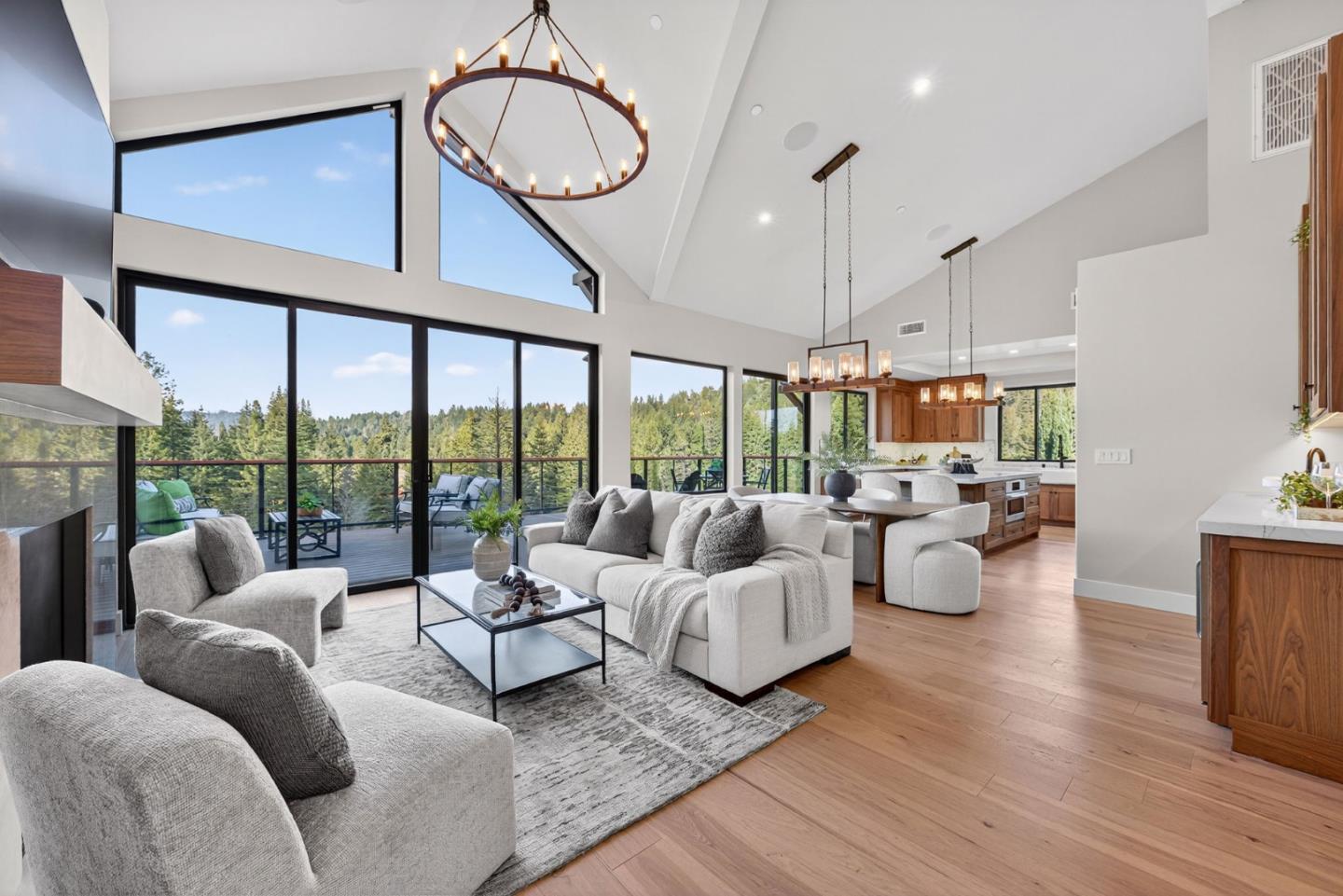 Detail Gallery Image 11 of 90 For 230 Fern Rock Way, Boulder Creek,  CA 95006 - 5 Beds | 4 Baths