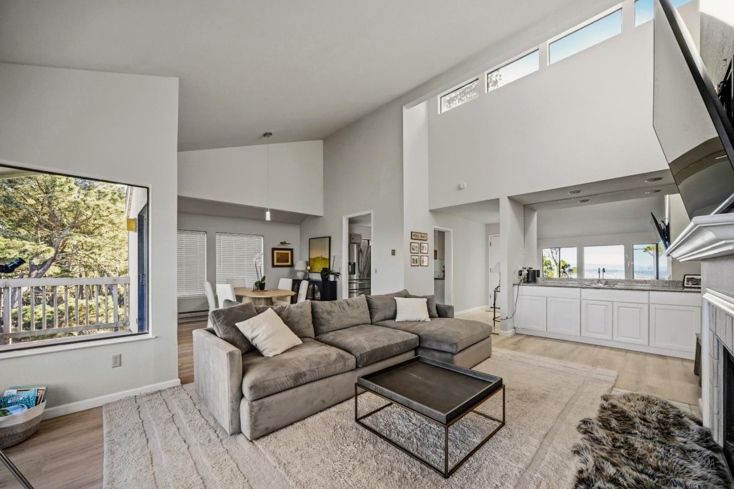 Detail Gallery Image 5 of 35 For 40 Shepherd's Knoll, Pebble Beach,  CA 93953 - 3 Beds | 3 Baths