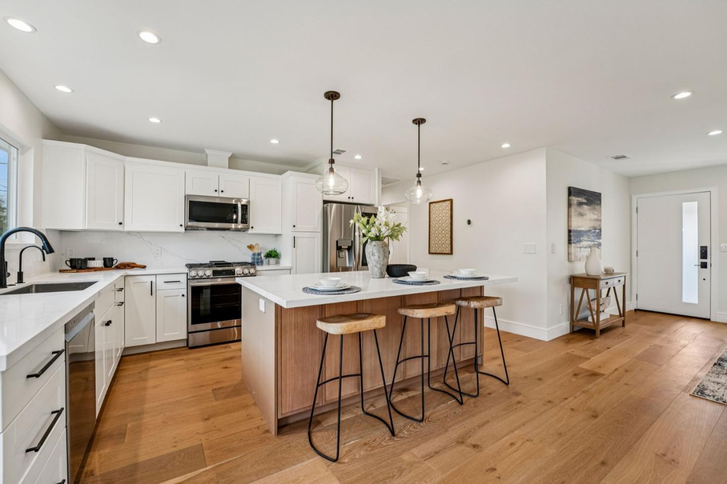 Detail Gallery Image 9 of 33 For 4685 Lage Dr, San Jose,  CA 95130 - 3 Beds | 2 Baths