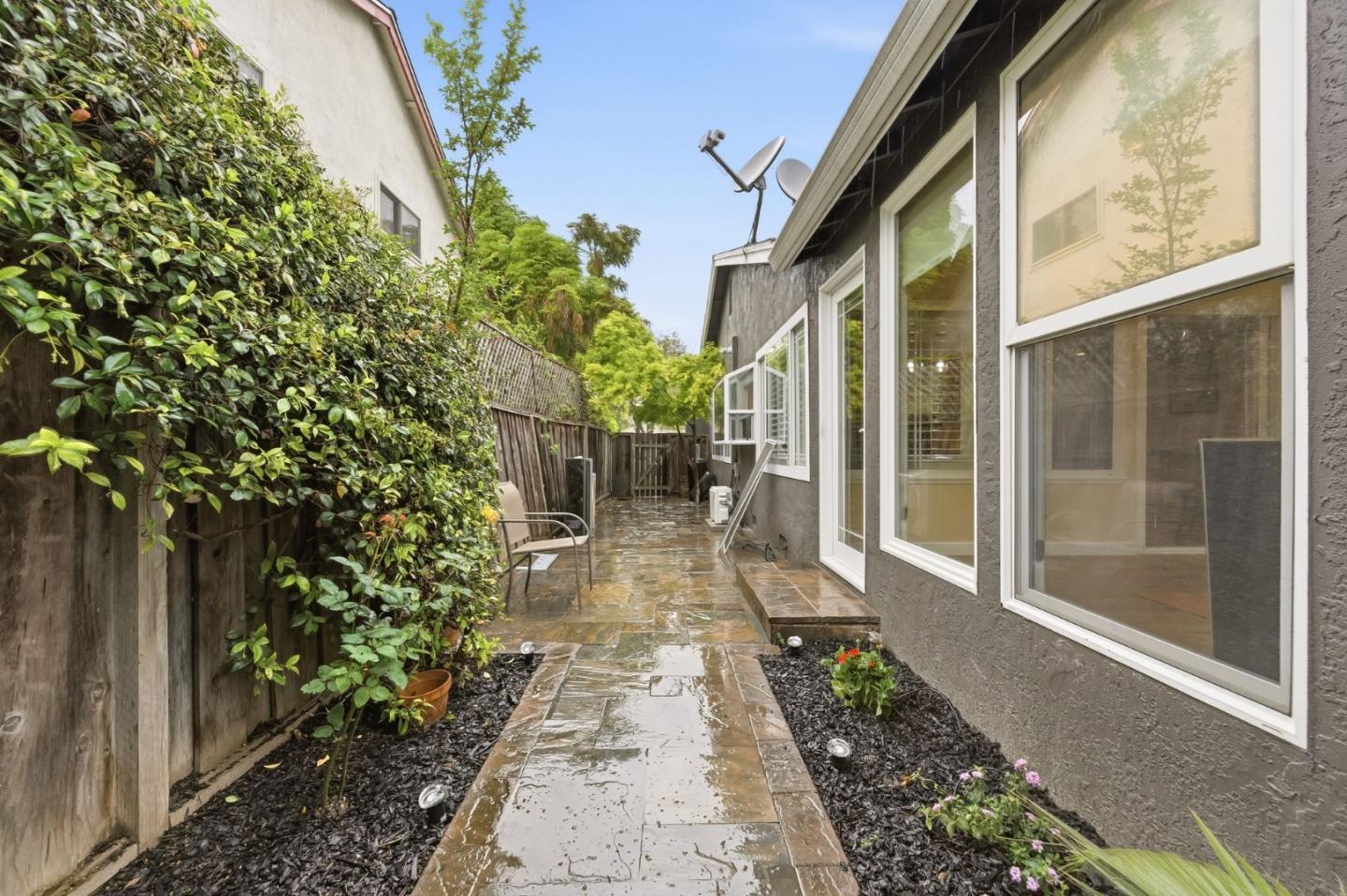 Detail Gallery Image 27 of 32 For 4182 Dulcey Dr, San Jose,  CA 95136 - 3 Beds | 2 Baths