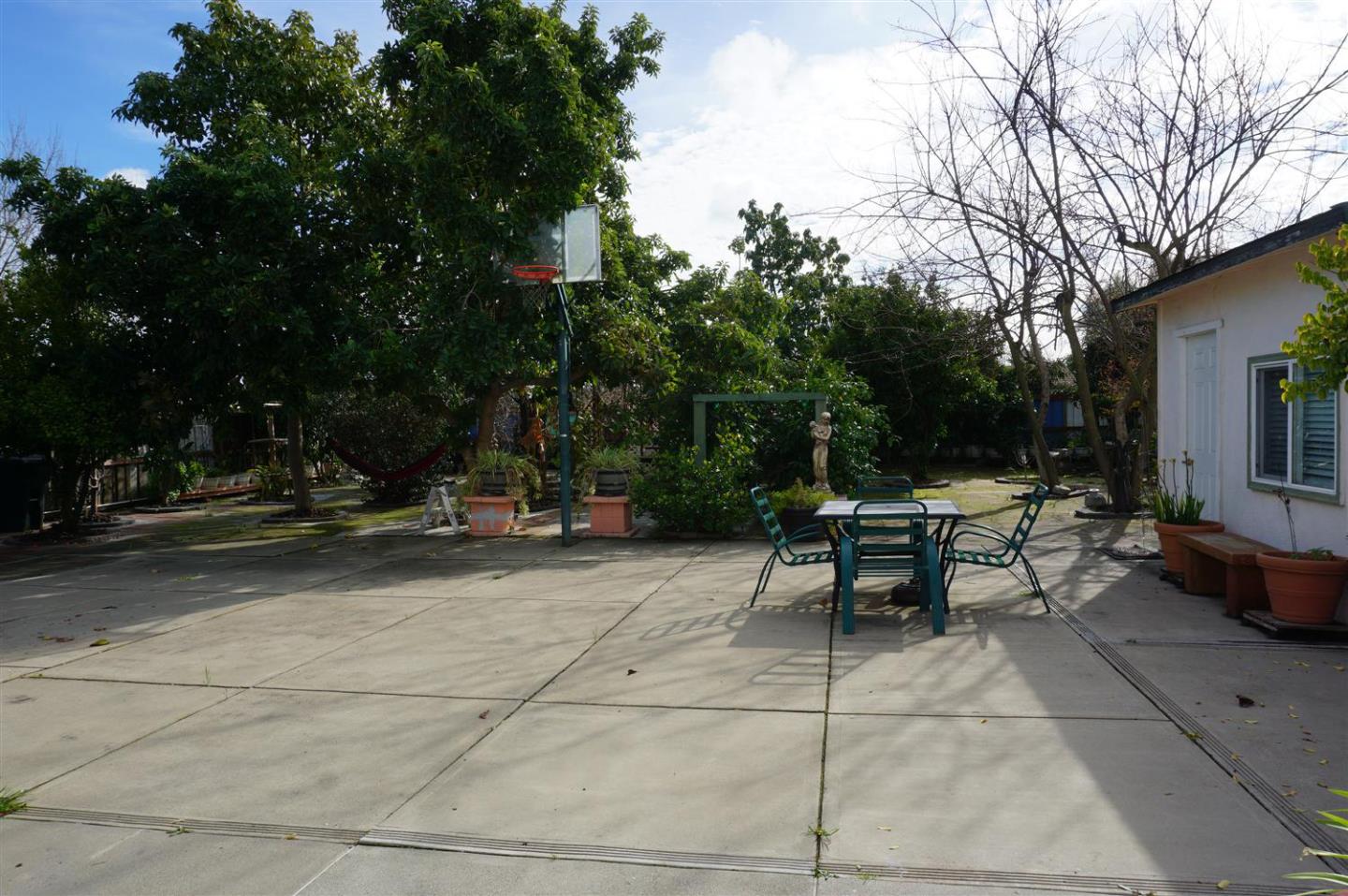 Detail Gallery Image 30 of 35 For 35037 Begonia St, Union City,  CA 94587 - 5 Beds | 2 Baths