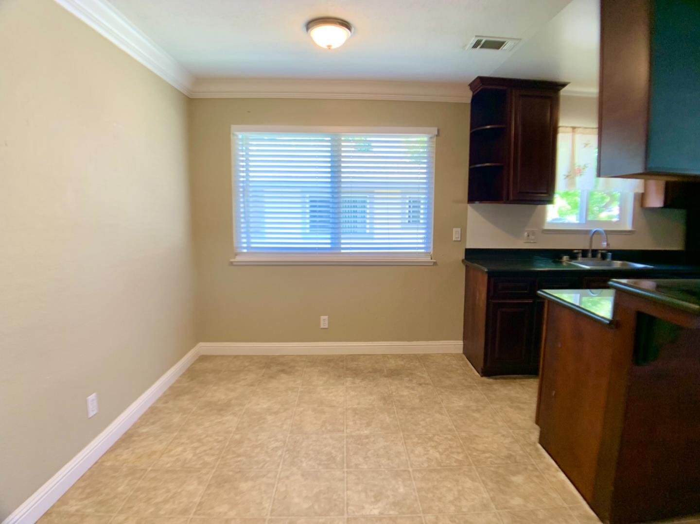 Detail Gallery Image 6 of 21 For 4768 Hatfield Walk #4,  San Jose,  CA 95124 - 2 Beds | 1 Baths