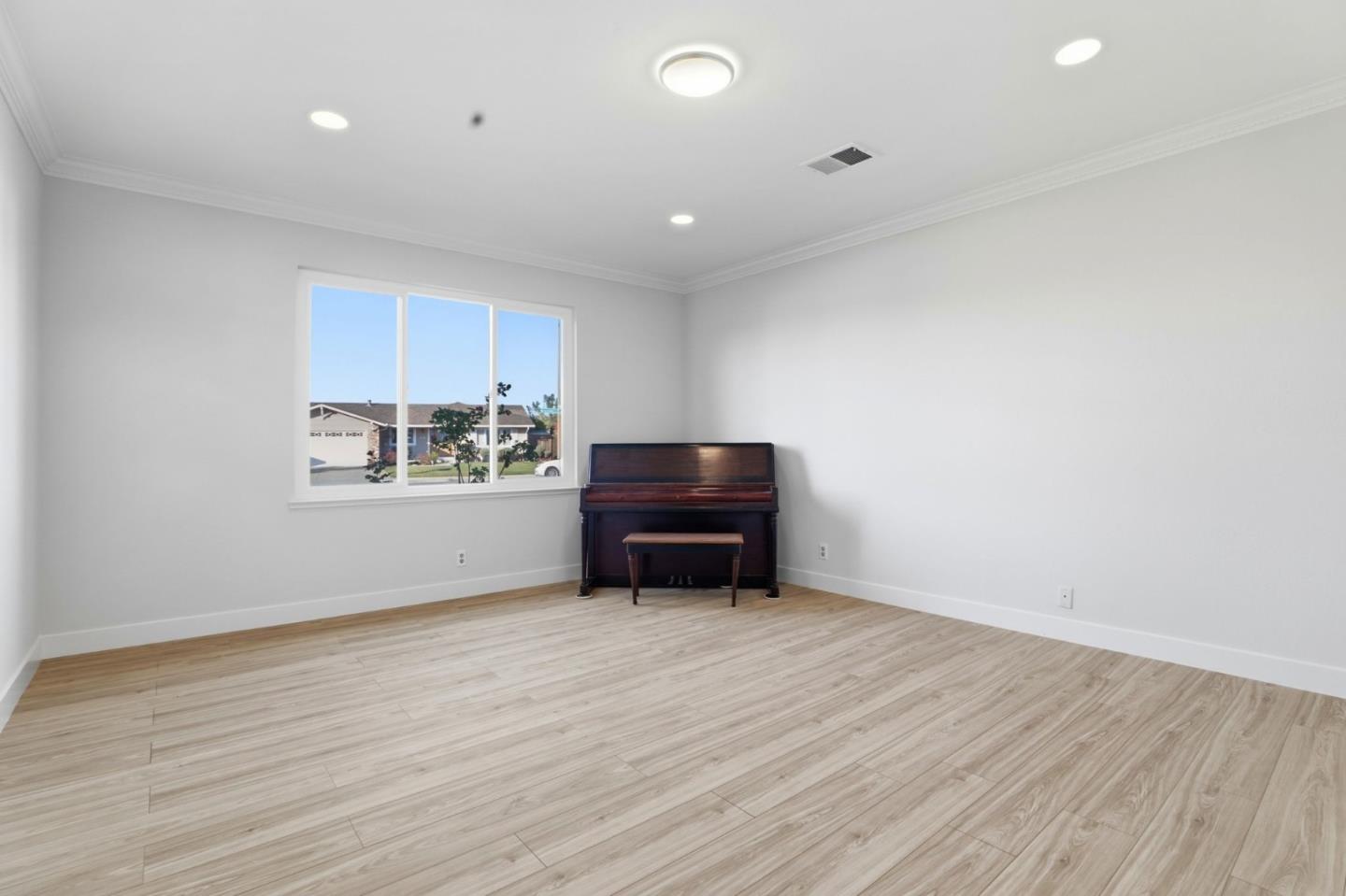 Detail Gallery Image 12 of 103 For 736 Braxton Dr, San Jose,  CA 95111 - 4 Beds | 2 Baths