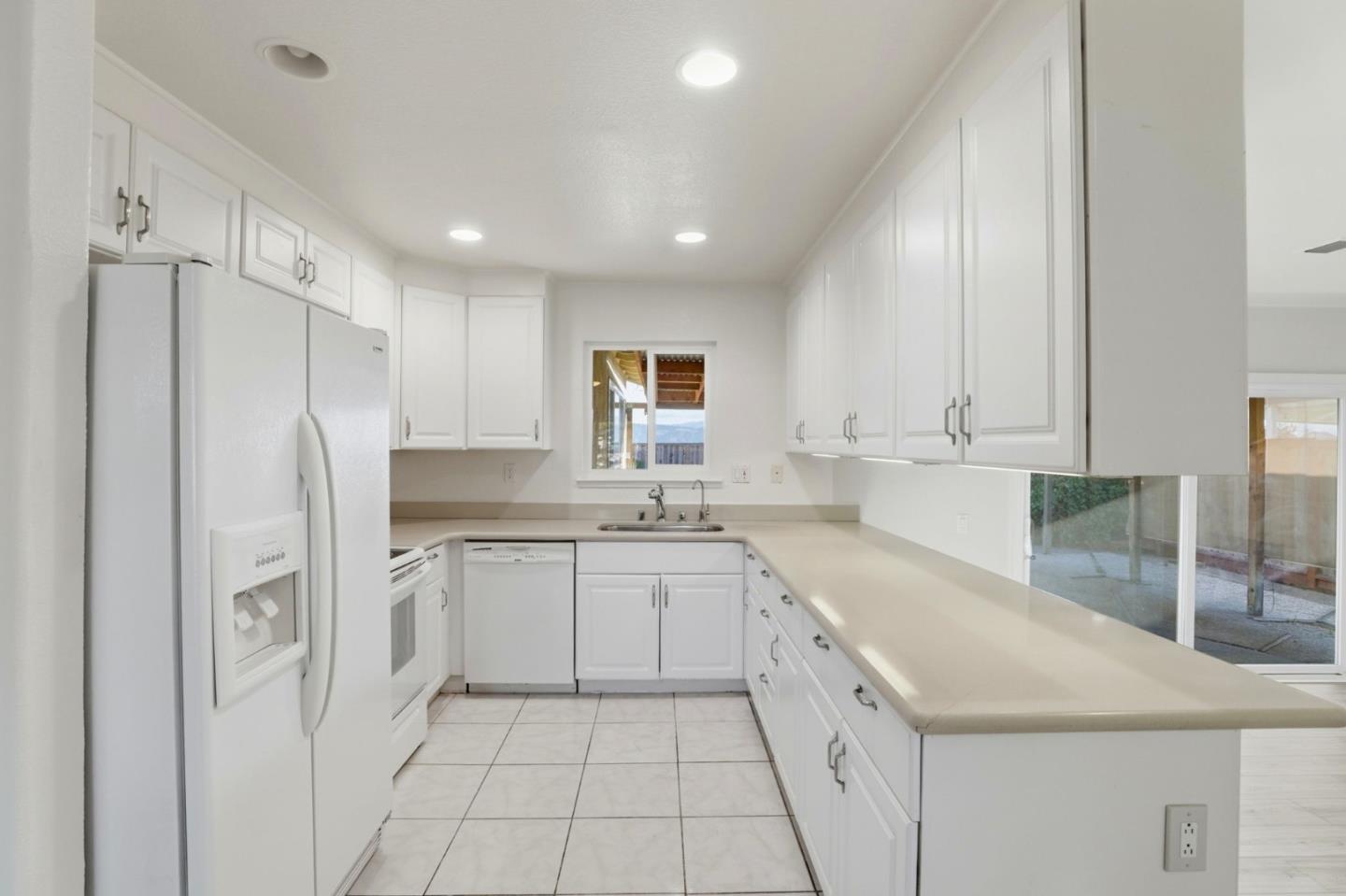 Detail Gallery Image 16 of 103 For 736 Braxton Dr, San Jose,  CA 95111 - 4 Beds | 2 Baths